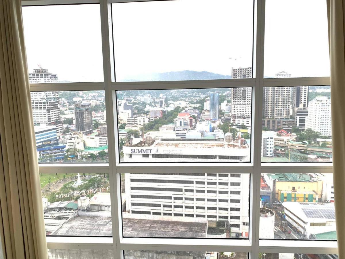 2 Bedroom Condo Unit With City And Mountain View Cebu Dış mekan fotoğraf